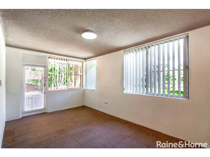 1/11 QUEENS ROAD, Westmead NSW 2145