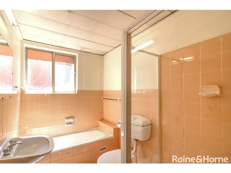 1/11 QUEENS ROAD, Westmead NSW 2145