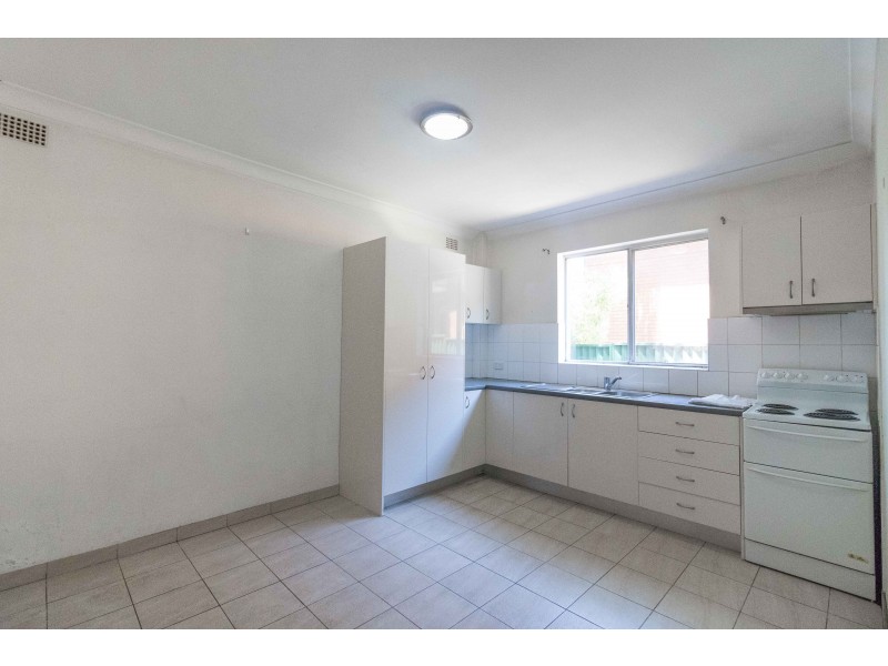 2/143 Good Street, Rosehill NSW 2142