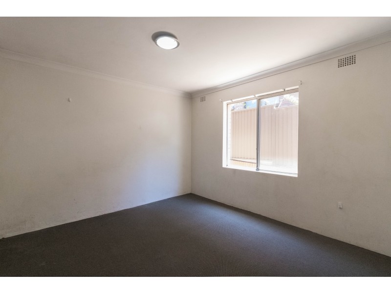 2/143 Good Street, Rosehill NSW 2142