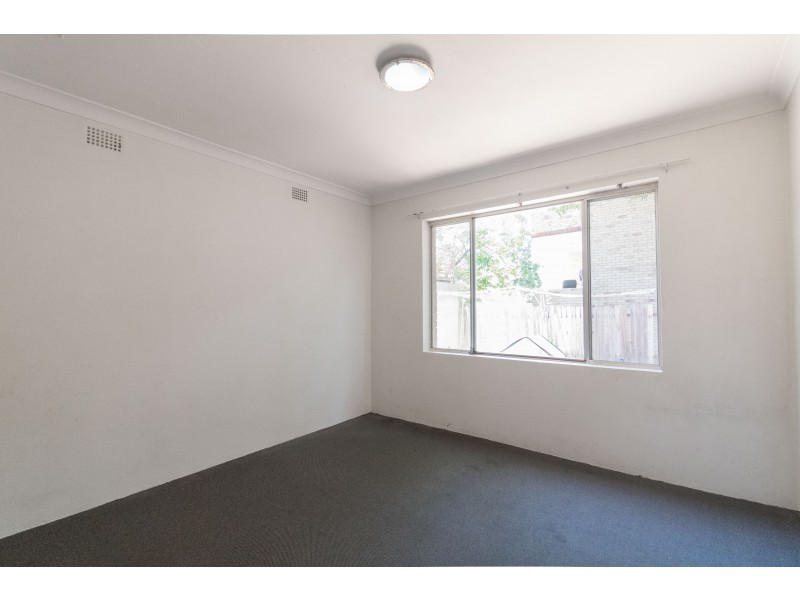2/143 Good Street, Rosehill NSW 2142