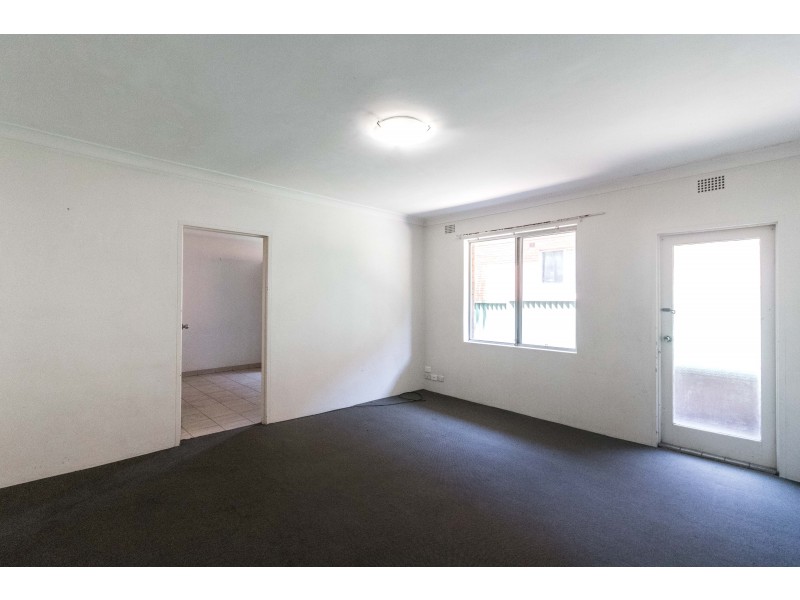 2/143 Good Street, Rosehill NSW 2142