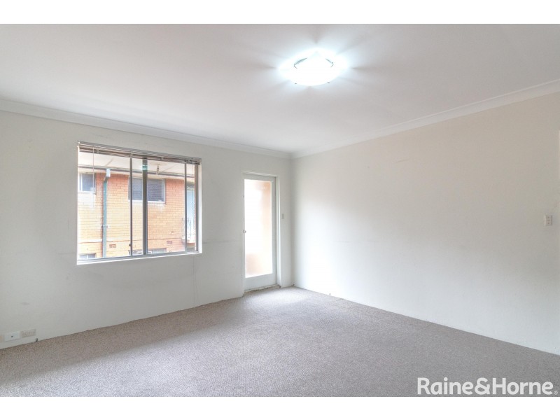 4/143 Good Street, Rosehill NSW 2142