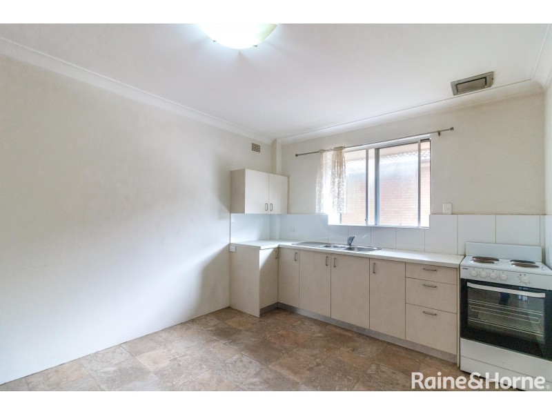 4/143 Good Street, Rosehill NSW 2142