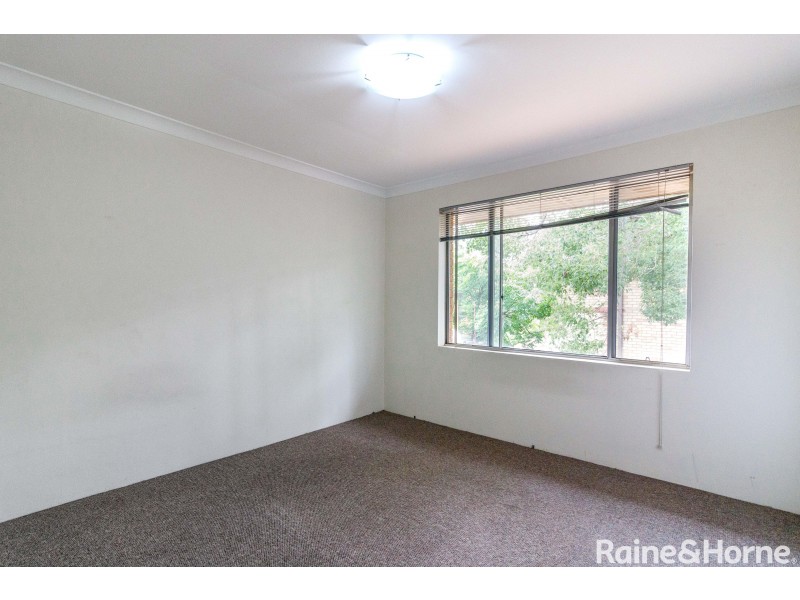 4/143 Good Street, Rosehill NSW 2142