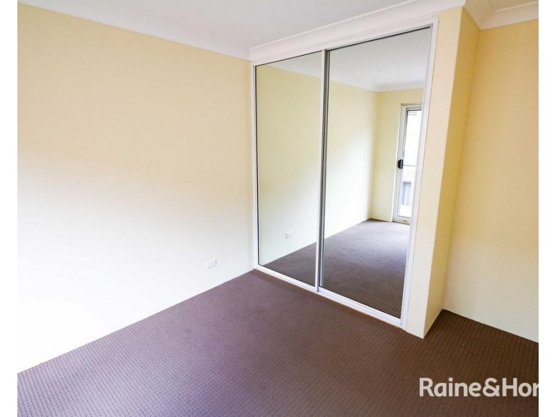 2/28 Hainsworth Street, Westmead NSW 2145