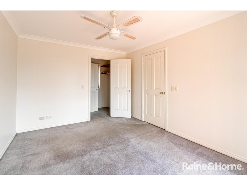 2/54 The Crescent, Toongabbie NSW 2146