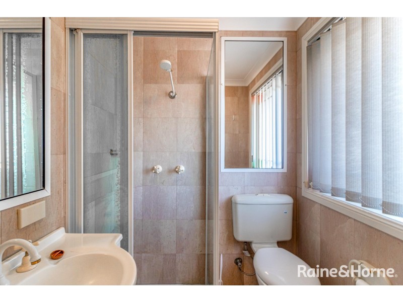 2/54 The Crescent, Toongabbie NSW 2146