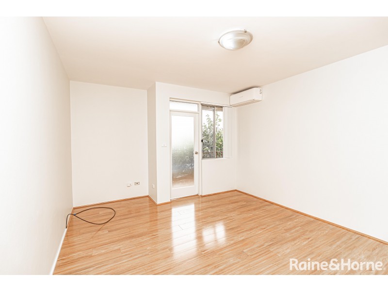 4/11 Station Street, Harris Park NSW 2150