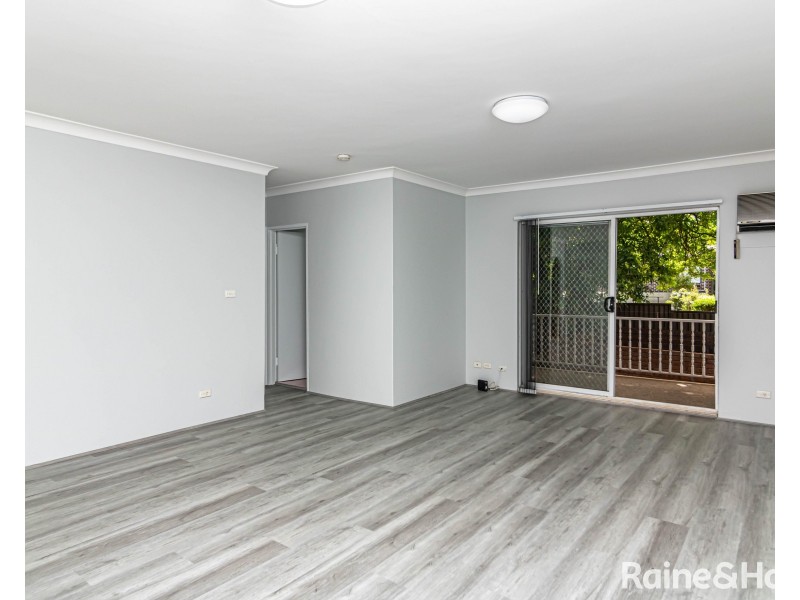 2/15 Pye Street, Westmead NSW 2145