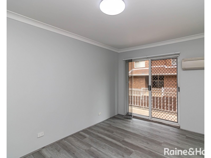 2/15 Pye Street, Westmead NSW 2145