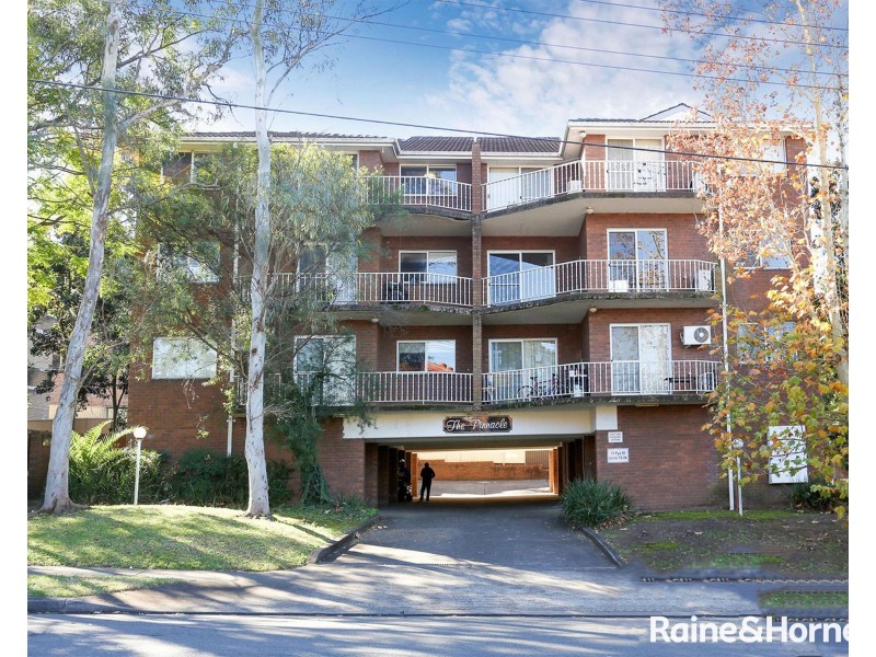 2/15 Pye Street, Westmead NSW 2145