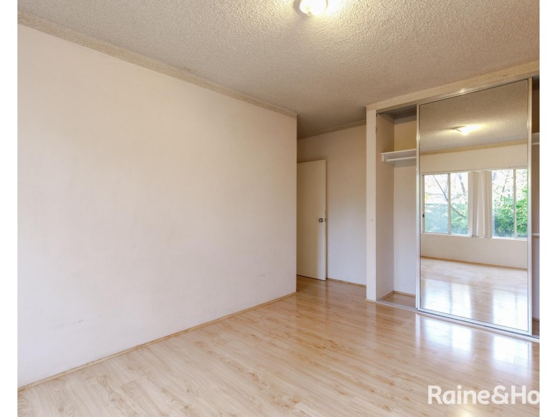 2/22 Priddle Street, Westmead NSW 2145