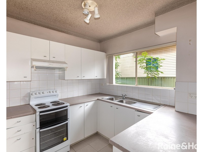 2/22 Priddle Street, Westmead NSW 2145