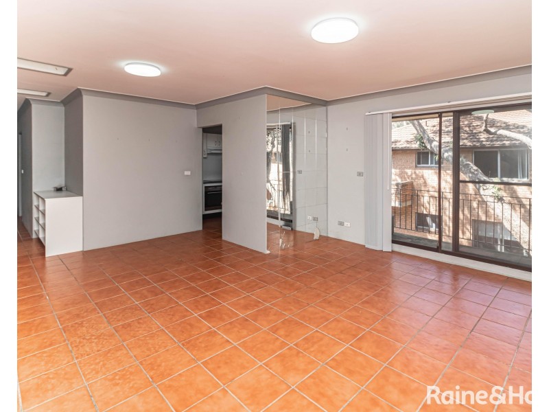 8/209 Hawkesbury Road, Westmead NSW 2145