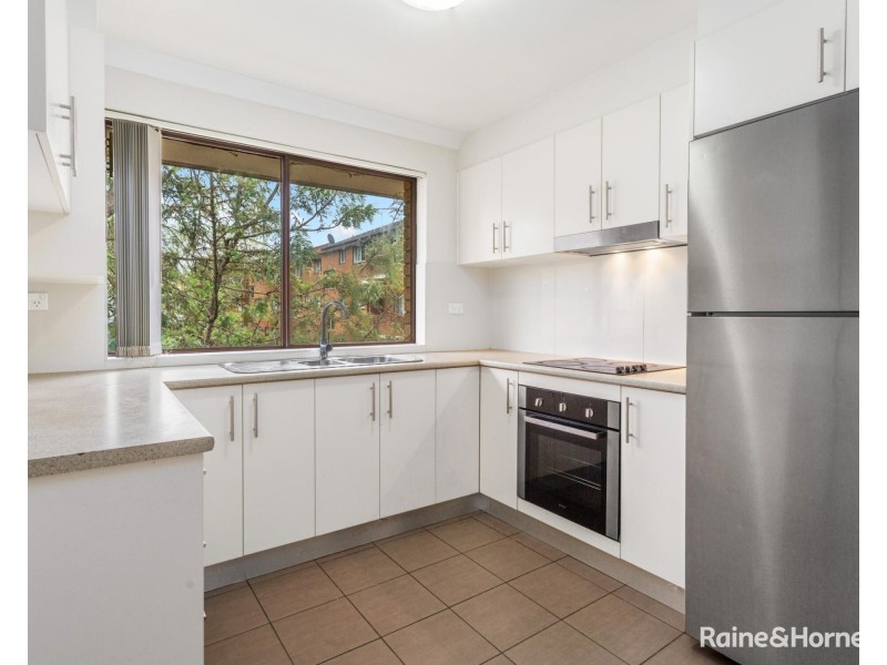 8/28 Caroline Street, Westmead NSW 2145