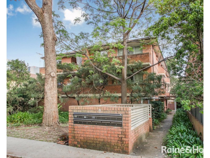 2/13 Stewart Street, Parramatta NSW 2150