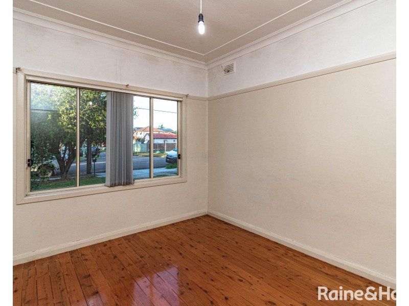 12 Bevan Street, Northmead NSW 2152