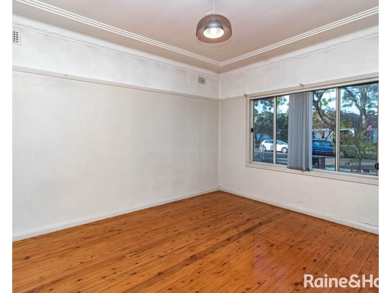 12 Bevan Street, Northmead NSW 2152