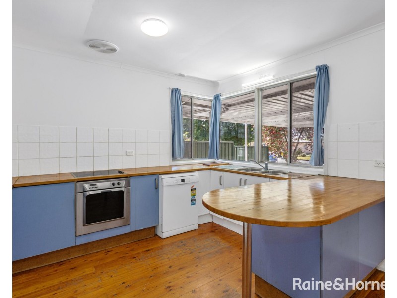 13 Barker Street, Cambridge Park NSW 2747