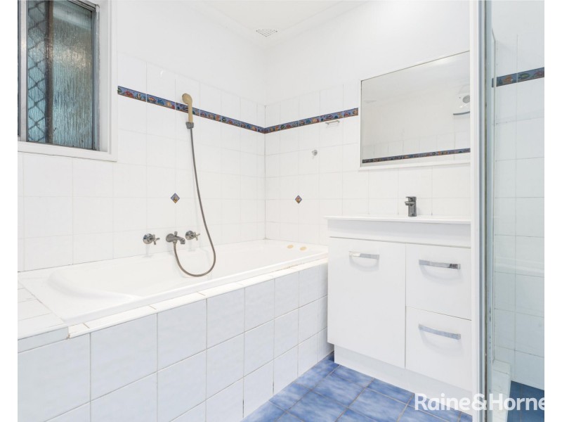 13 Barker Street, Cambridge Park NSW 2747