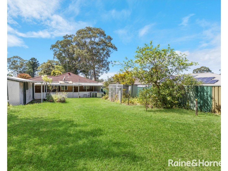 13 Barker Street, Cambridge Park NSW 2747