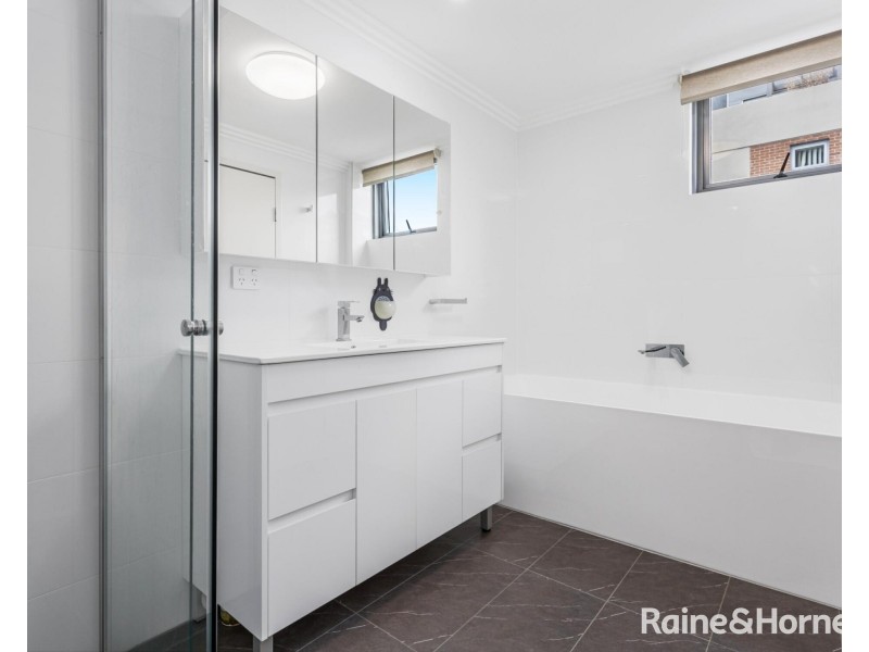 16/4-10 Benedict Court, Holroyd NSW 2142