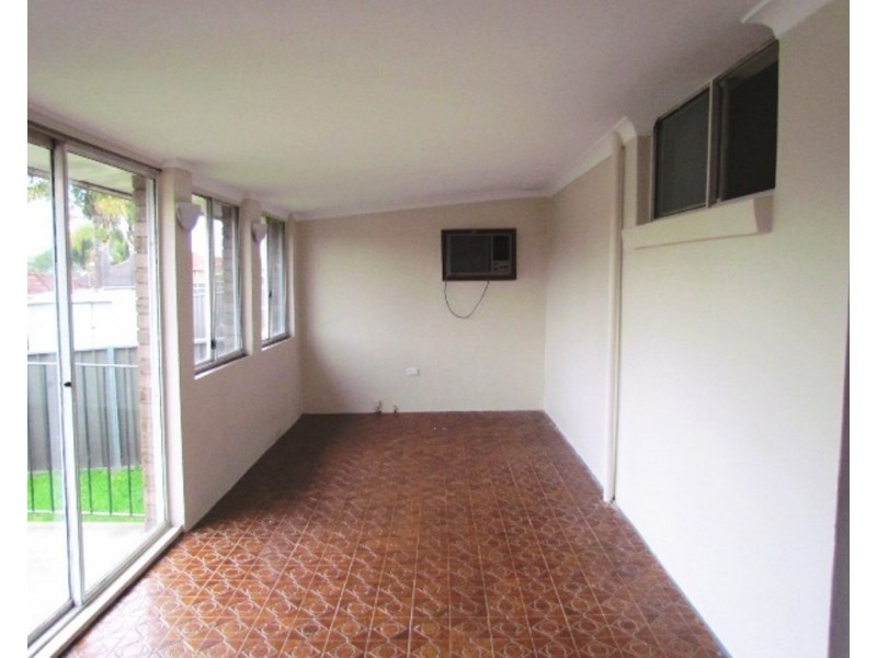 17 Valparaiso Avenue, Toongabbie NSW 2146