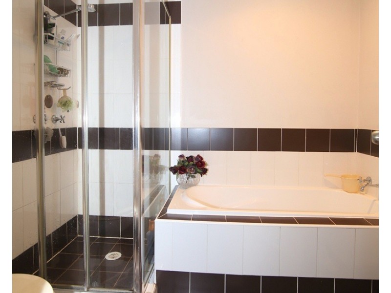 6 Memphis Crescent, Toongabbie NSW 2146