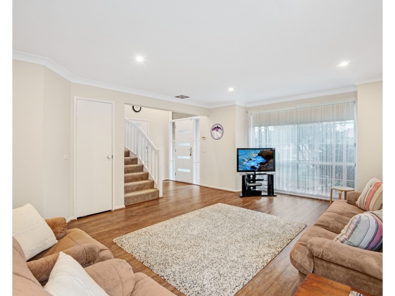 22 Austin Woodbury Place, Toongabbie NSW 2146