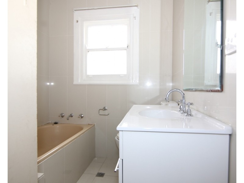 21 Junia Avenue, Toongabbie NSW 2146