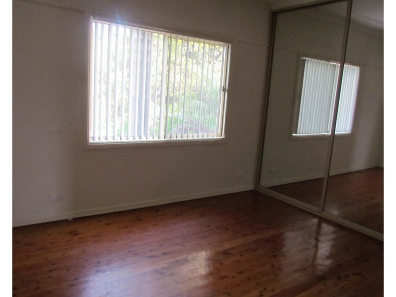 4 Wentworth Avenue, Toongabbie NSW 2146