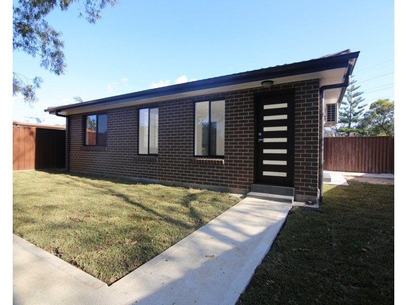 3A Edna Avenue, Toongabbie NSW 2146