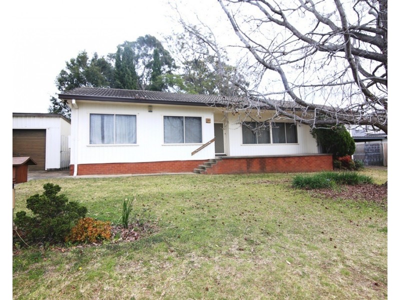 2a Carinya Road, Girraween NSW 2145