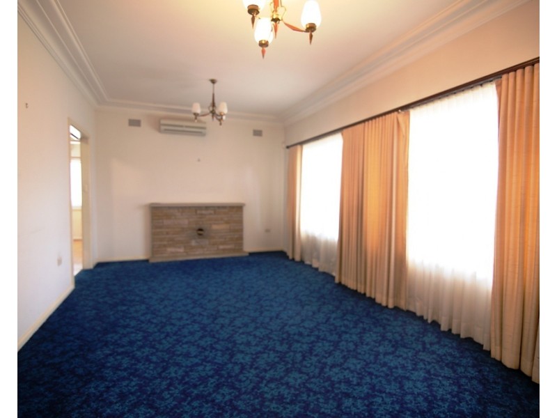 2a Carinya Road, Girraween NSW 2145