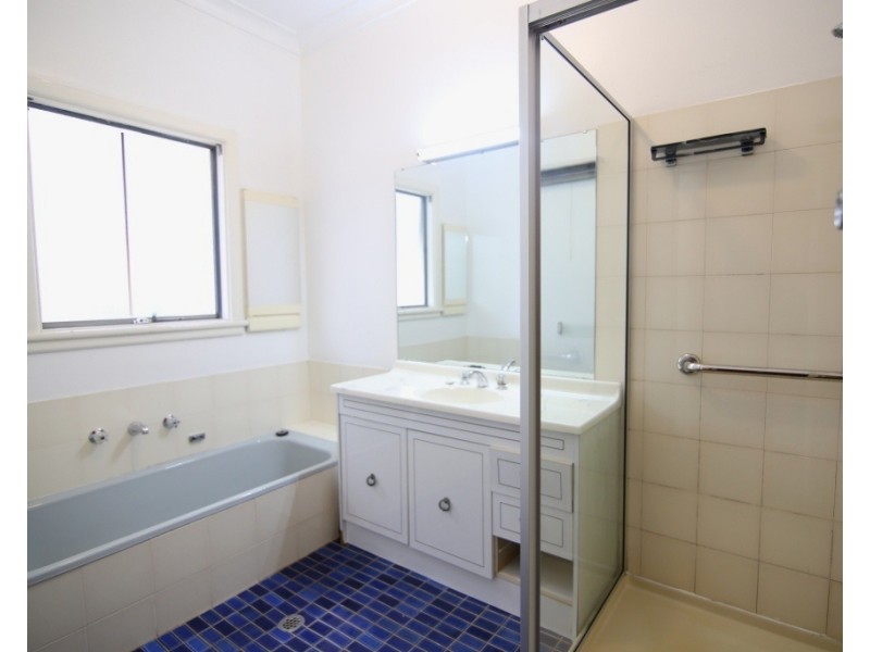 2a Carinya Road, Girraween NSW 2145