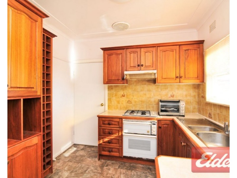 39 Scott Street, Toongabbie NSW 2146