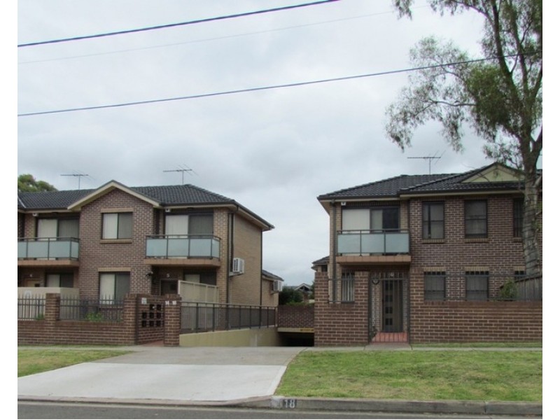 13/14-18 Valeria Street, Toongabbie NSW 2146