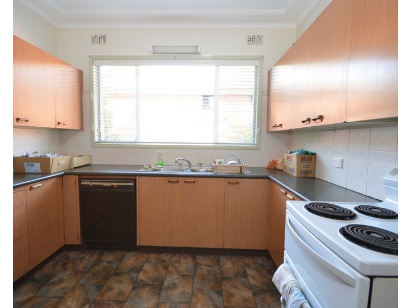 33 Binalong Road, Pendle Hill NSW 2145