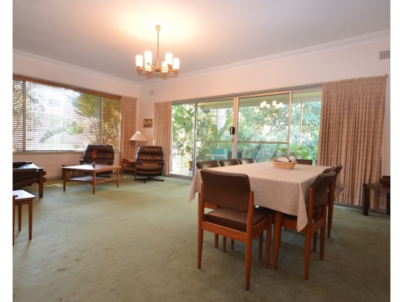 33 Binalong Road, Pendle Hill NSW 2145