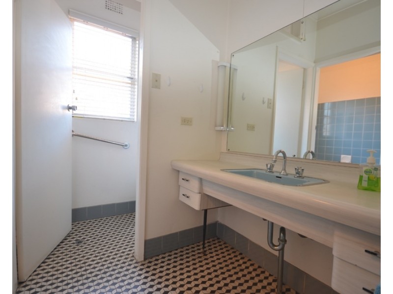 33 Binalong Road, Pendle Hill NSW 2145