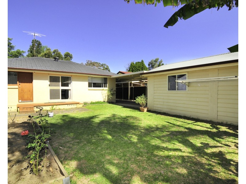 38 Vianney Crescent, Toongabbie NSW 2146