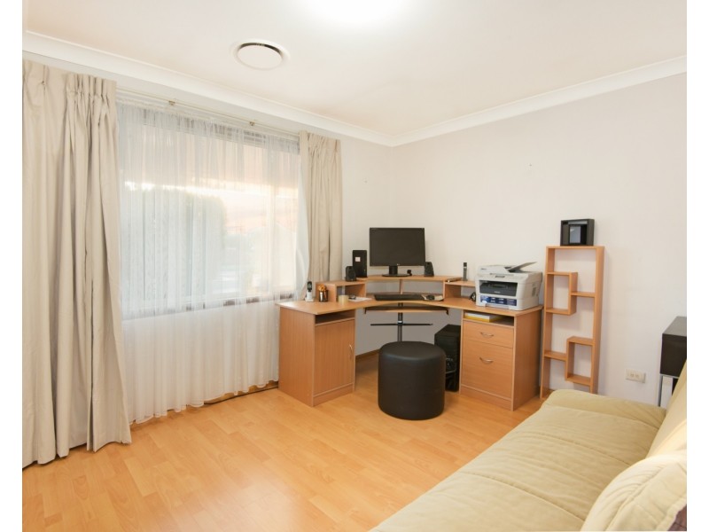 17 Tucks Road, Toongabbie NSW 2146