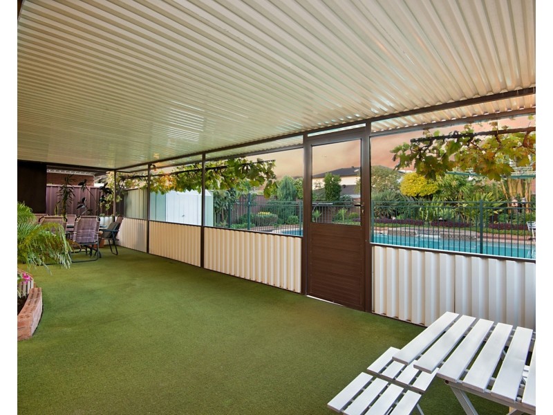 17 Tucks Road, Toongabbie NSW 2146