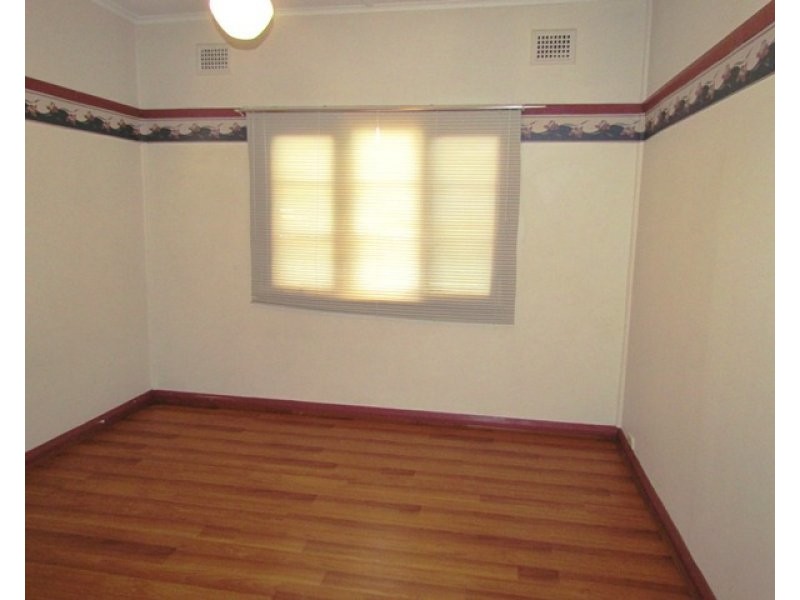 32 Valeria Street, Toongabbie NSW 2146