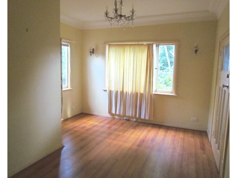 32 Valeria Street, Toongabbie NSW 2146