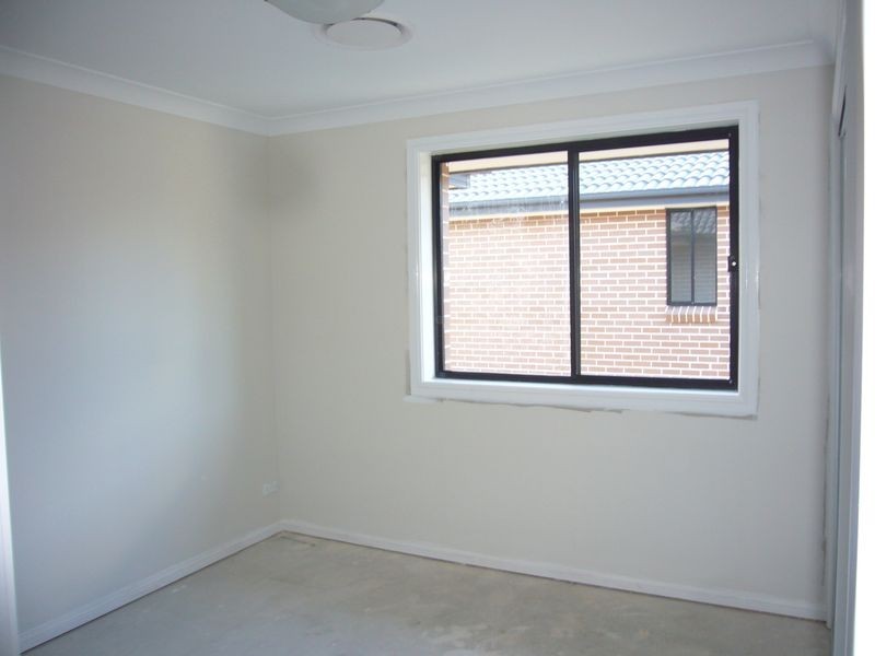 207 Targo Rd, Girraween NSW 2145