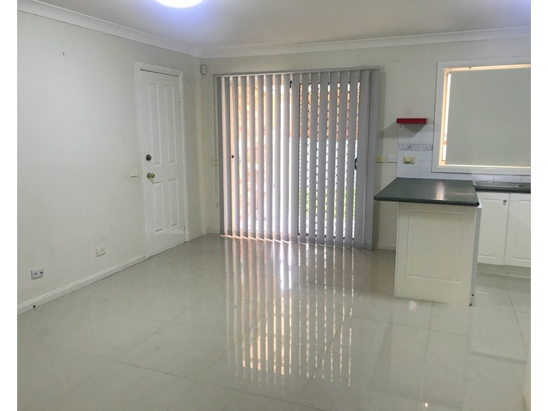 8/4  Obi Lane, Toongabbie NSW 2146