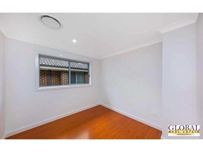 11B Miffsud St, Girraween NSW 2145
