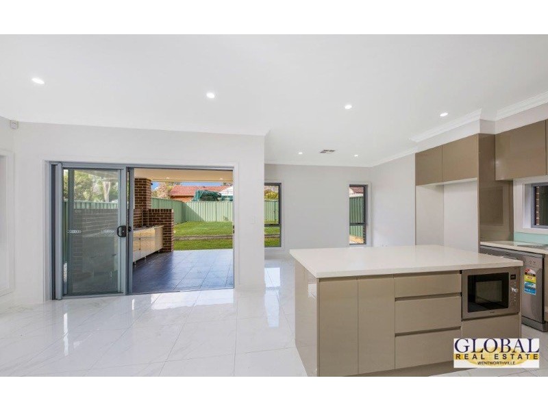11B Miffsud St, Girraween NSW 2145